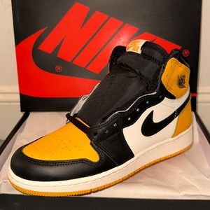 Air Jordan 1 Retro high OG Taxi. Size 6.5M/8W. Taxi/Black-Sail.